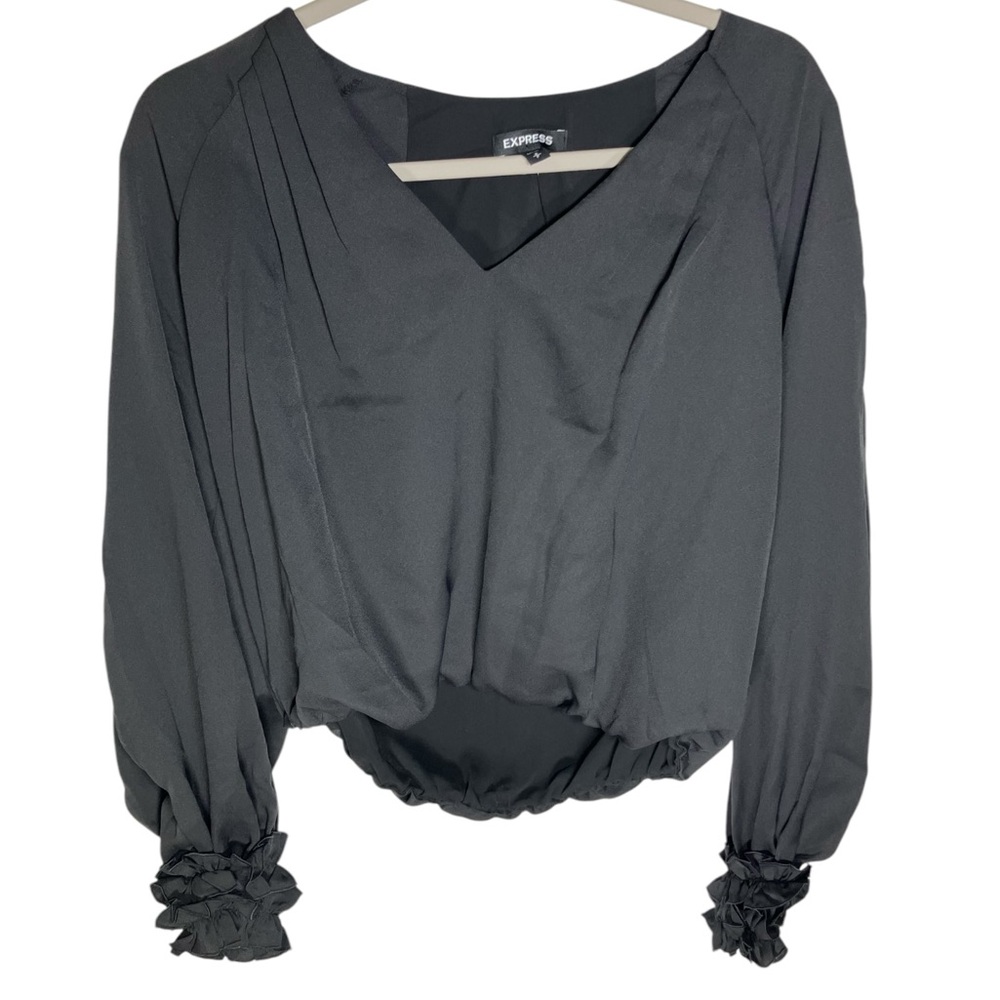 EXPRESS nwt unique cropped longsleeve top s